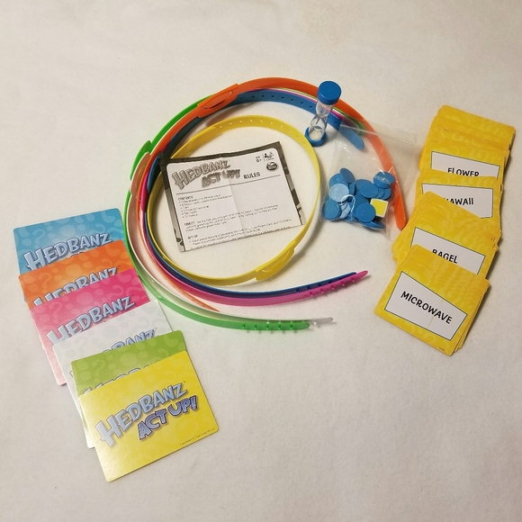 Spin Master Game HedBanz Act Up! - Picture 6 of 9